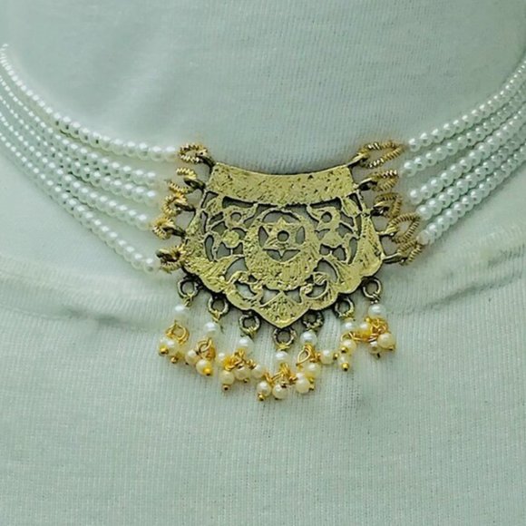 Pearls Beaded Chain Necklace With Big Golden Metal Motif, Handmade Beaded - Picture 6 of 12